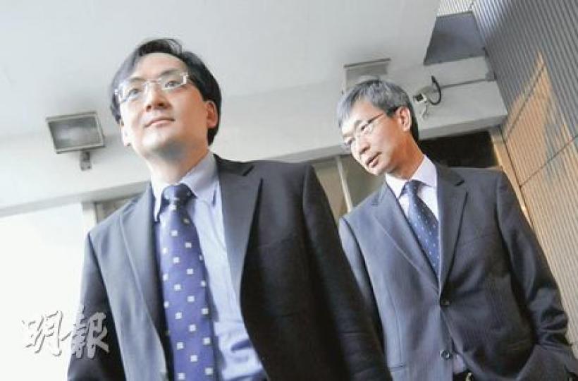 香港產科服務關注組成員張德康(右)及關注組召集人梁德揚(左)於會面後表示,食物及衛生局同意把全港全年嬰兒生產維持在8.8萬的水平。(葉漢華攝)(明報製圖) 香港產科服務關注組成員張德康(右)及關注組召集人梁德揚(左)於會面後表示,食物及衛生局同意把全港全年嬰兒生產維持在8.8萬的水平。(葉漢華攝)(明報製圖)