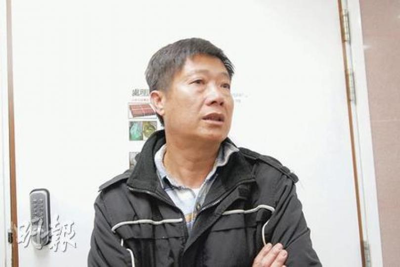 棒球手葉佑民與隊友相撞重傷,其父(圖)表示未來數日是關鍵,希望兒子能夠康復。(鍾炳然攝) 棒球手葉佑民與隊友相撞重傷,其父(圖)表示未來數日是關鍵,希望兒子能夠康復。(鍾炳然攝)
