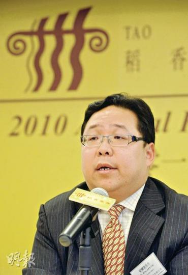 稻香行政總裁梁耀進(圖)話呢幾年公司都有調整工資,但係人工佔收入比重都維持27%至28%,他希望最低工資落實後,都可以保持在這個水平。(朱永倫攝) 稻香行政總裁梁耀進(圖)話呢幾年公司都有調整工資,但係人工佔收入比重都維持27%至28%,他希望最低工資落實後,都可以保持在這個水平。(朱永倫攝)