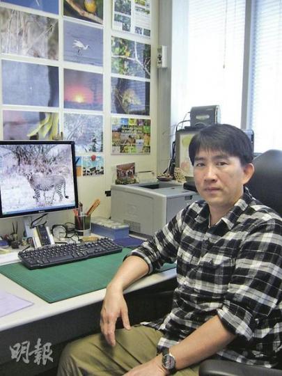 港大生物科學學院生態學及生物多樣性學部助理教授侯智恒(圖)指出,若要保育野生動物,港人便不應盲目相信蛇、龜苓膏等的食療價值,並應少吃野生動物。(黃靜雅攝) 港大生物科學學院生態學及生物多樣性學部助理教授侯智恒(圖)指出,若要保育野生動物,港人便不應盲目相信蛇、龜苓膏等的食療價值,並應少吃野生動物。(黃靜雅攝)