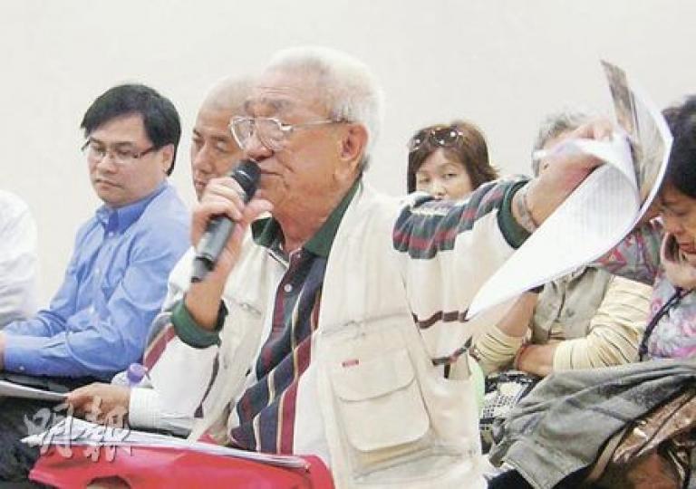 德福花園業主權益關注組主席詹順平（圖），質疑港鐵欲將維修責任轉嫁給業主。（黃靜雅攝）