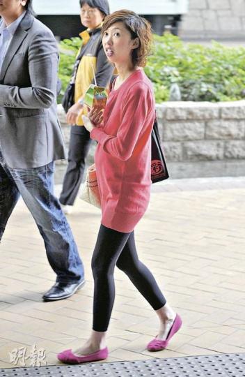 麥小姐昨入稟勞資審裁處索賠償及要求ZARA道歉。(朱永倫攝) 麥小姐昨入稟勞資審裁處索賠償及要求ZARA道歉。(朱永倫攝)