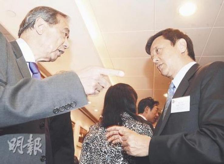 匯賢上市曾因為港交所做3次test而推遲,圖為主席夏佳理(左)及總裁李小加昨天出席上市儀式。(劉焌陶攝) 匯賢上市曾因為港交所做3次test而推遲,圖為主席夏佳理(左)及總裁李小加昨天出席上市儀式。(劉焌陶攝)