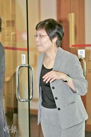 退休西醫蔡文儀在病人多次要求下,未有向病人提供病歷,致病人保險賠償額受損。她昨日被醫委會裁定專業行為失當,被發警告信。(郭慶輝攝) 退休西醫蔡文儀在病人多次要求下,未有向病人提供病歷,致病人保險賠償額受損。她昨日被醫委會裁定專業行為失當,被發警告信。(郭慶輝攝)