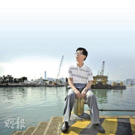 前海事處助理處長秦炳輝今日會向全港傳媒發公開信,為自己的違規轉職「大平反」。(余俊亮攝)(明報製圖) 前海事處助理處長秦炳輝今日會向全港傳媒發公開信,為自己的違規轉職「大平反」。(余俊亮攝)(明報製圖)