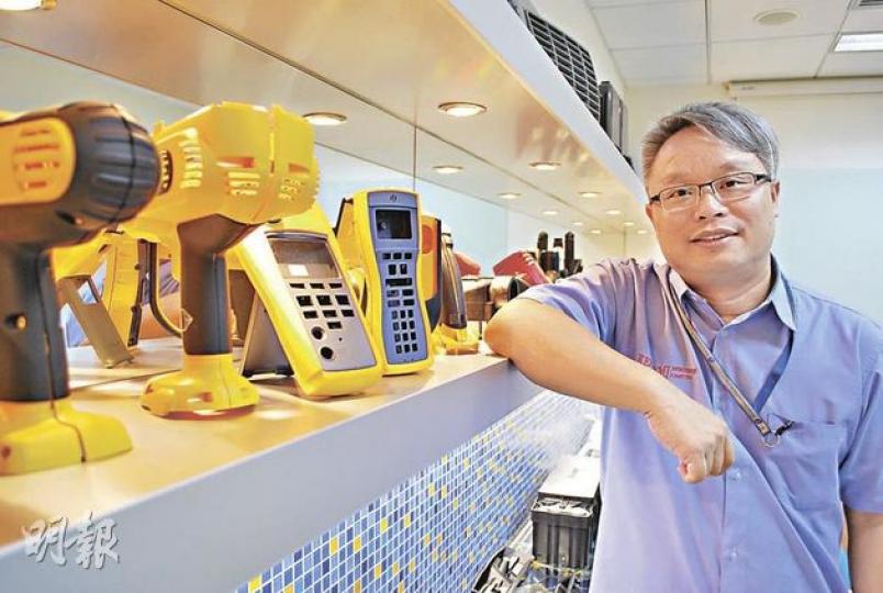 談到香港模具業自1970年代起揚威海外的威水史，劉耀明總眉飛色舞，現時其客戶有七成來自北美，歐洲則佔約兩成，不少是國際知名公司。（袁柏恩攝）