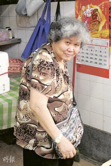 年逾七旬菜販陸嫂被假鈔騙徒當「人肉提款機」，事後亦未能講述被騙經過。（樊銳昌攝）