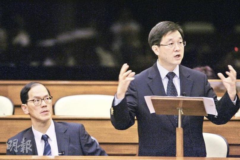 政制及內地事務局長林瑞麟昨表示，政府或在諮詢期後，微調遞補機制條例草案，包括研究是否容許自然出缺的立法會議席維持補選，以及限制議員辭職後不能同屆再參選。（郭慶輝攝）