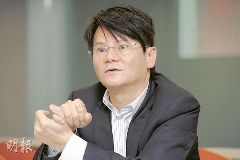 現代教育招股記者會沒有現身的Ken Sir吳錦倫,在公司掛牌後首度接受傳媒專訪,侃侃而談北望神州的大計。(尹錦恩攝) 現代教育招股記者會沒有現身的Ken Sir吳錦倫,在公司掛牌後首度接受傳媒專訪,侃侃而談北望神州的大計。(尹錦恩攝)
