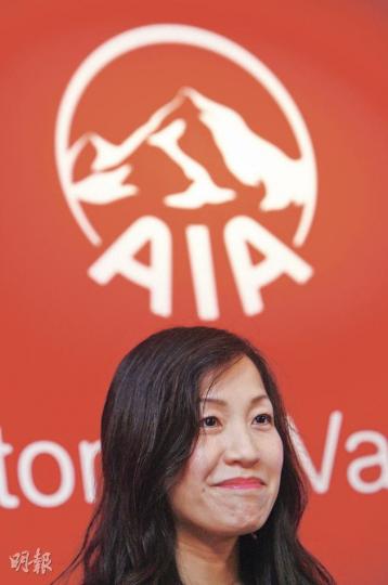美國友邦信託行政總裁謝佩蘭指出,今次將部分基金管理費降至0.99%,未有意發動減價戰。(林振東攝) 美國友邦信託行政總裁謝佩蘭指出,今次將部分基金管理費降至0.99%,未有意發動減價戰。(林振東攝)
