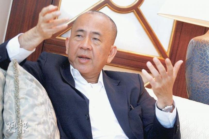 「基金教父」雷賢達公開呼籲1200名選委會成員支持梁振英成為下屆特首,但原來雷賢達從未做過選委。(李紹昌攝) 「基金教父」雷賢達公開呼籲1200名選委會成員支持梁振英成為下屆特首,但原來雷賢達從未做過選委。(李紹昌攝)