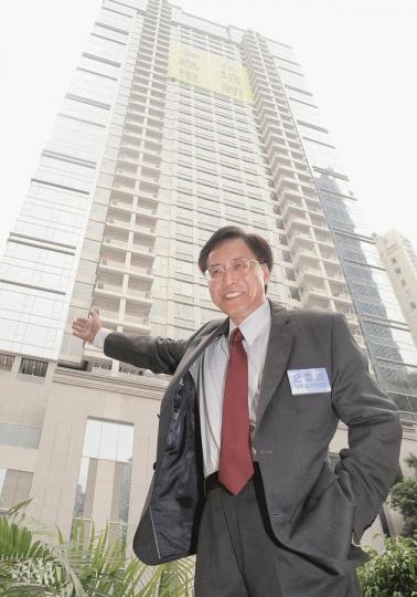 嘉里執行董事朱葉培指出,雖然外圍經濟波動,惟本港低息、高通脹因素不變,跑馬地「紀雲峰」將按原定計劃於9月開售,目標呎價維持2.5萬至3萬元,相信市場仍具承接力。(劉焌陶攝) 嘉里執行董事朱葉培指出,雖然外圍經濟波動,惟本港低息、高通脹因素不變,跑馬地「紀雲峰」將按原定計劃於9月開售,目標呎價維持2.5萬至3萬元,相信市場仍具承接力。(劉焌陶攝)