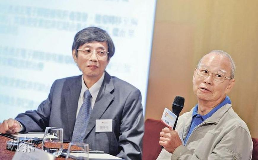 肝癌患者張先生(左)及劉先生(右)於「香港肝癌基金會」成立典禮上講述患病經歷,二人分別花了100多萬及50多萬治病。(李澤彤攝) 肝癌患者張先生(左)及劉先生(右)於「香港肝癌基金會」成立典禮上講述患病經歷,二人分別花了100多萬及50多萬治病。(李澤彤攝)