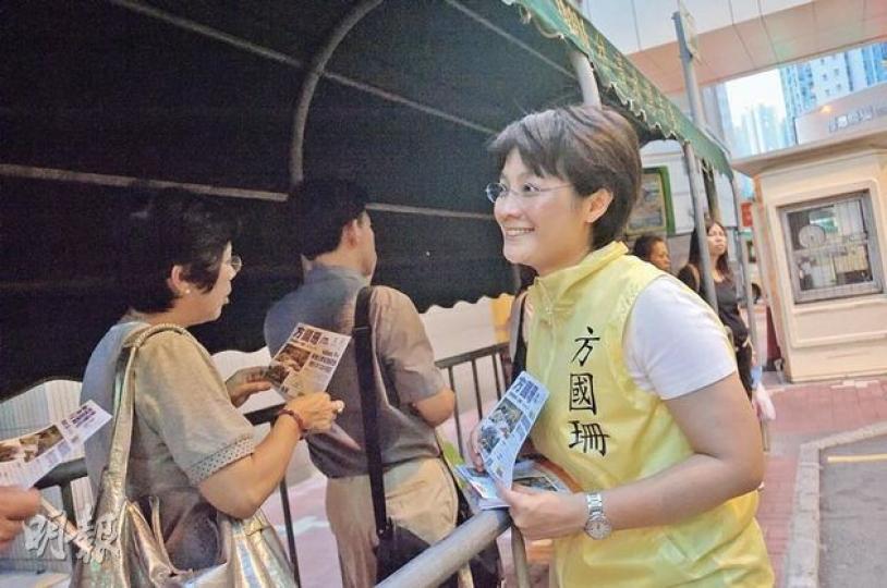 已落區3年的方國珊(右)期望透過直選洗禮,當真正站在居民一方的區議員,撇開當委任議員的掣肘。(葉漢華攝) 已落區3年的方國珊(右)期望透過直選洗禮,當真正站在居民一方的區議員,撇開當委任議員的掣肘。(葉漢華攝)