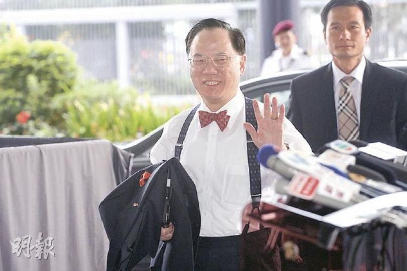 反對特首曾蔭權出任特首的比率高達67％，創出他出任特首以來的新高。（李紹昌攝）（明報製圖）（明報製圖）