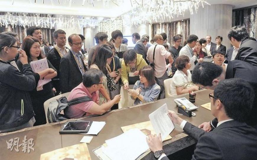 長實的「領凱」可謂「撐起」國慶日新盤市場的成交量,市場估計項目昨天全日沽約40伙。(余俊亮攝) 長實的「領凱」可謂「撐起」國慶日新盤市場的成交量,市場估計項目昨天全日沽約40伙。(余俊亮攝)
