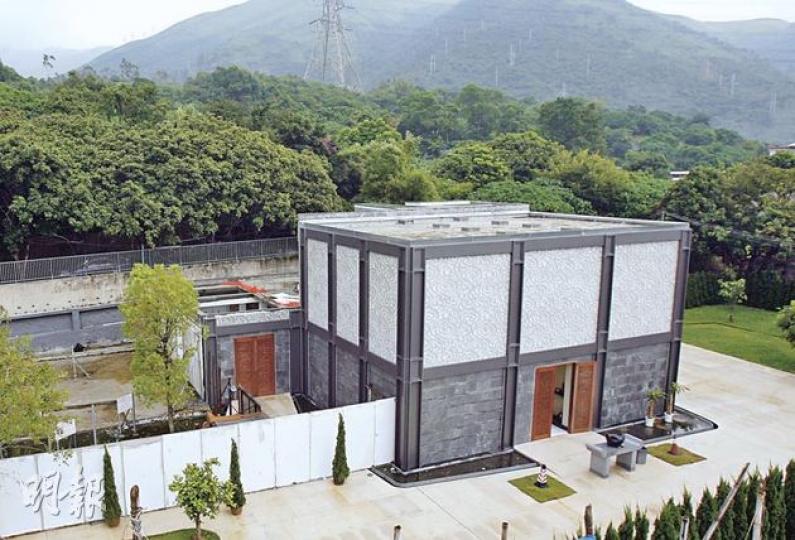明月山現已暫停營業，明日重陽節亦不會開放。（鄧宗弘攝）（明報製圖）