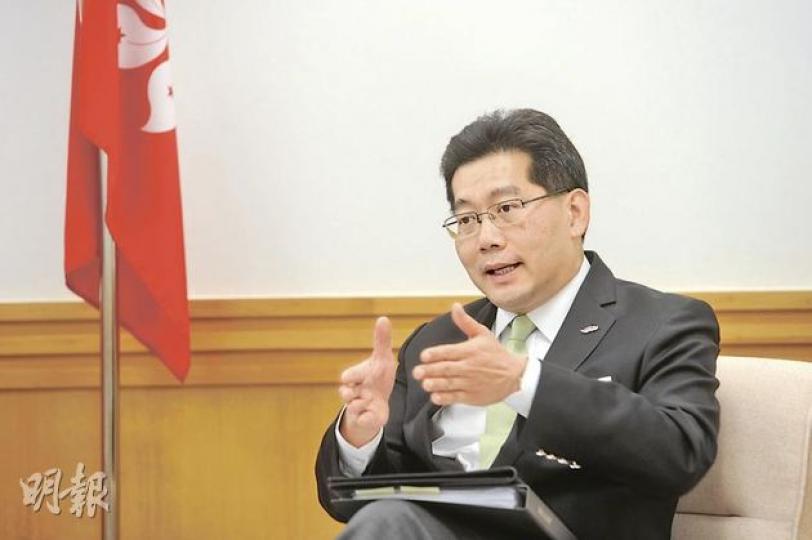 商務及經濟發展局長蘇錦樑說,以往CEPA補充協議的實施細則,往往未能在生效前列出,他們期望以後可在生效時已讓業界掌握資料。 (尹錦恩攝) 商務及經濟發展局長蘇錦樑說,以往CEPA補充協議的實施細則,往往未能在生效前列出,他們期望以後可在生效時已讓業界掌握資料。 (尹錦恩攝)