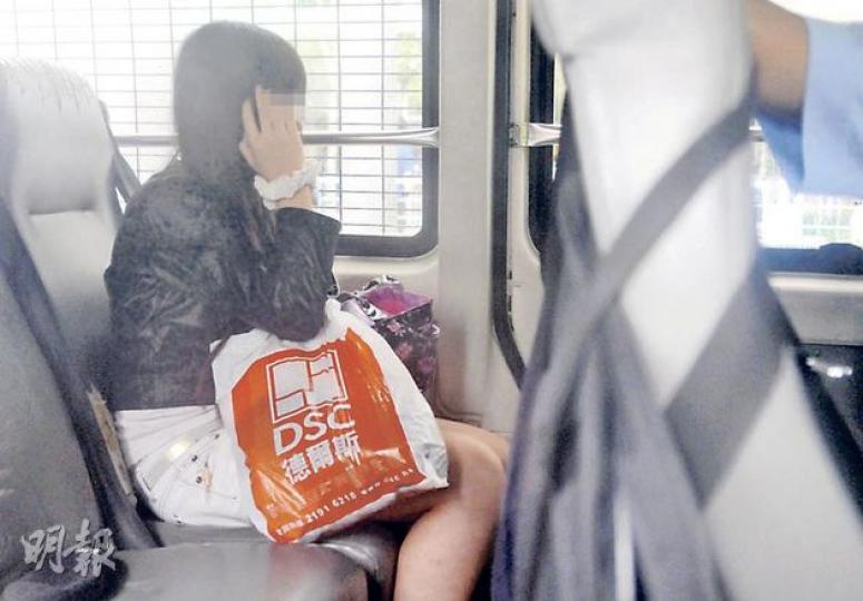 逃學少女與母親衝突後不願和解,結果涉嫌襲擊被捕。(蔡方山攝) 逃學少女與母親衝突後不願和解,結果涉嫌襲擊被捕。(蔡方山攝)