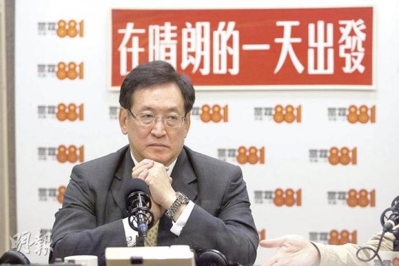 食物及衛生局長周一嶽出席商台節目,講述施政報告的醫療政策,多名聽眾表示擔心長遠醫護人手不足會影響本地醫療服務。(鄧宗弘攝) 食物及衛生局長周一嶽出席商台節目,講述施政報告的醫療政策,多名聽眾表示擔心長遠醫護人手不足會影響本地醫療服務。(鄧宗弘攝)