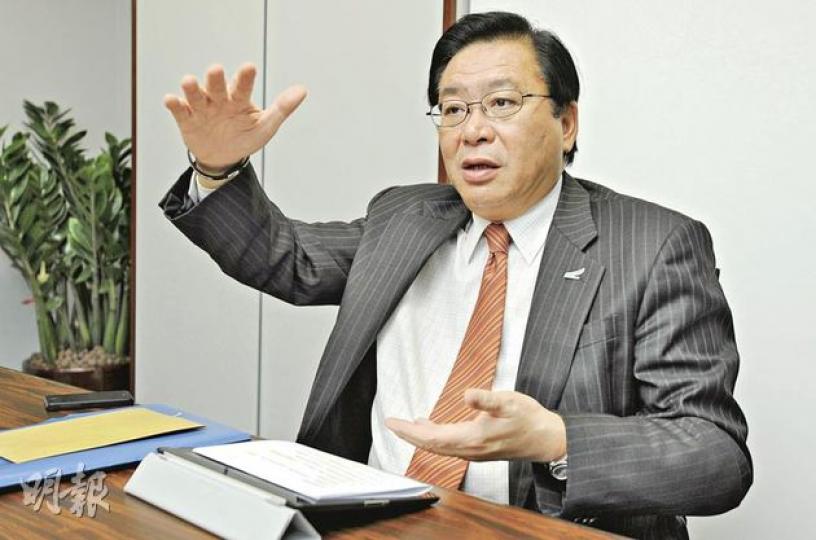 林健鋒說雖然目前出口數據仍有增長,但港商向銀行借錢已有困難。(何家達攝)(明報製圖) 林健鋒說雖然目前出口數據仍有增長,但港商向銀行借錢已有困難。(何家達攝)(明報製圖)