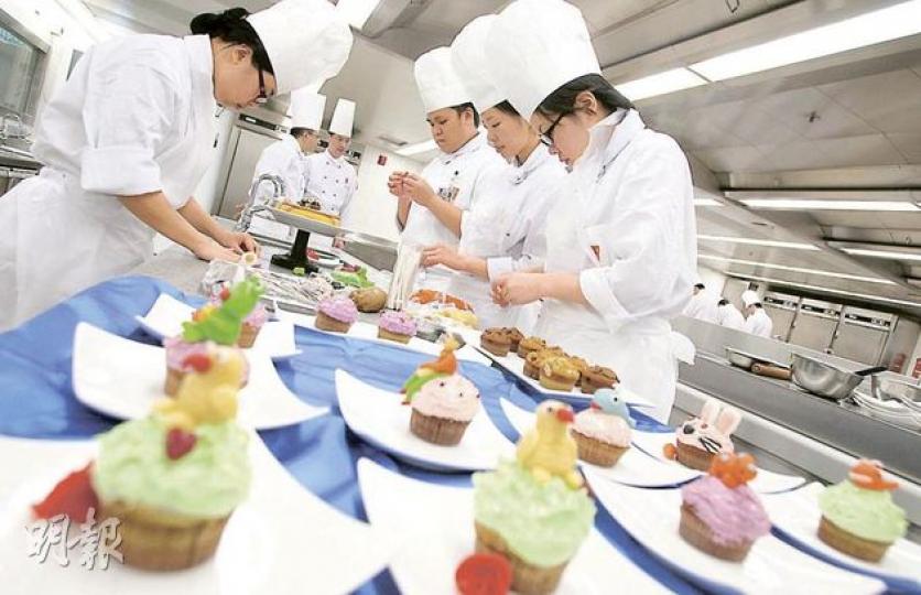 預計2015年落成的國際廚藝學院會增設更多符合世界各地飲食文化的設備,配合未來西廚培訓需要。中華廚藝學院(圖)仍有西餐課程,但課程會由國際廚藝學院接手。(林振東攝) 預計2015年落成的國際廚藝學院會增設更多符合世界各地飲食文化的設備,配合未來西廚培訓需要。中華廚藝學院(圖)仍有西餐課程,但課程會由國際廚藝學院接手。(林振東攝)