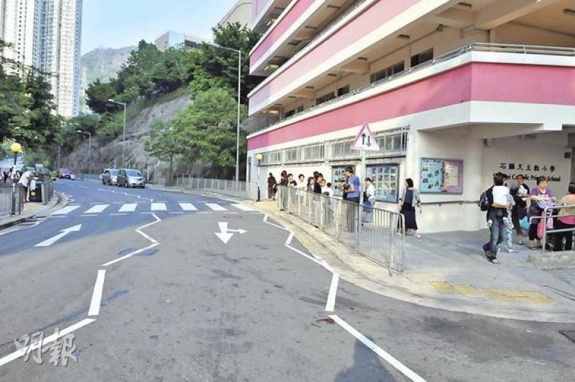 小學校門前斑馬線肇事地點,區議員曾建議改斑馬線為紅綠燈。(林錫禮攝) 小學校門前斑馬線肇事地點,區議員曾建議改斑馬線為紅綠燈。(林錫禮攝)