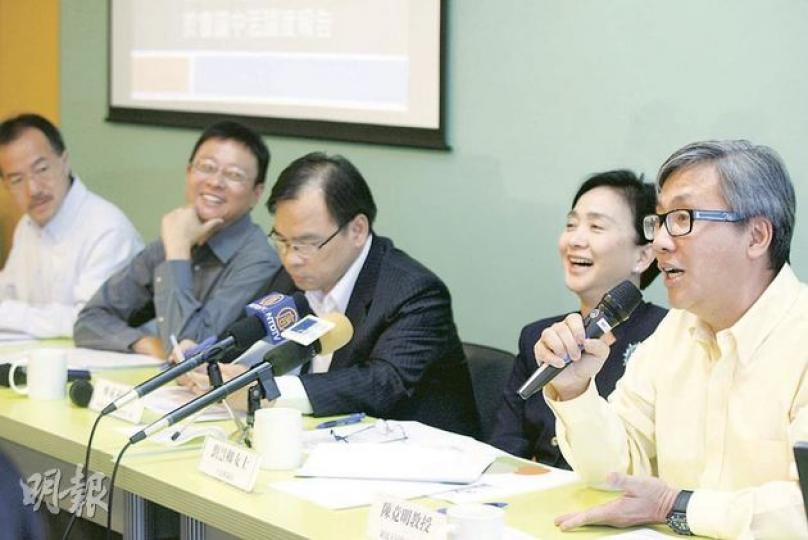 社區發展動力培育的調查發現,委任區議員的發言頻率偏低。右起為新民主同盟召集人陳竟明、民主黨副主席劉慧卿、民協主席廖成利、公民黨主席陳家洛和理大講師張超雄。(郭慶輝攝) 社區發展動力培育的調查發現,委任區議員的發言頻率偏低。右起為新民主同盟召集人陳竟明、民主黨副主席劉慧卿、民協主席廖成利、公民黨主席陳家洛和理大講師張超雄。(郭慶輝攝)