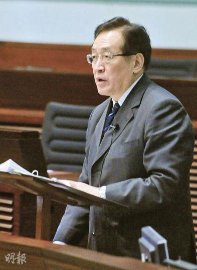 周一嶽昨在立法會回應醫生團體,強調「不應將任何界別的利益凌駕病人之上,醫生亦不應有特權」。(尹錦恩攝) 周一嶽昨在立法會回應醫生團體,強調「不應將任何界別的利益凌駕病人之上,醫生亦不應有特權」。(尹錦恩攝)