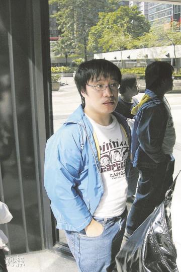 新巴外判清潔工曾家恆聲稱遭公司刻薄,凌晨帶同打火機及報紙燒巴士底部發泄,但他否認縱火控罪。(林景輝攝) 新巴外判清潔工曾家恆聲稱遭公司刻薄,凌晨帶同打火機及報紙燒巴士底部發泄,但他否認縱火控罪。(林景輝攝)