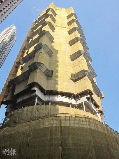 華置發展的「壹環」,預料明年第4季落成入伙;項目基座為昔日的灣仔街市,屬三級歷史建築物,牌樓和部分外牆獲保育及翻新,而內裏將提供約1.1萬方呎的商場面積。(林可為攝) 華置發展的「壹環」,預料明年第4季落成入伙;項目基座為昔日的灣仔街市,屬三級歷史建築物,牌樓和部分外牆獲保育及翻新,而內裏將提供約1.1萬方呎的商場面積。(林可為攝)