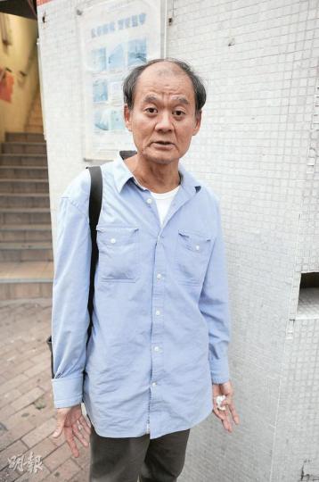 昨使用大南街公廁的市民王先生投訴﹕「好污糟,一上去成陣味!」(何家達攝)街坊陳女士指該公廁衛生情况尚可,更已比同區其他公廁好,惟設施殘舊,廁紙不足。(何家達攝) 昨使用大南街公廁的市民王先生投訴﹕「好污糟,一上去成陣味!」(何家達攝)街坊陳女士指該公廁衛生情况尚可,更已比同區其他公廁好,惟設施殘舊,廁紙不足。(何家達攝)