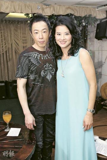 黃貫中接受黎燕珊主持的《Eva會客室》訪問,回想當初Beyond成立時的辛酸,現在依然很開心。(攝影/記者:魏幼芳) 黃貫中接受黎燕珊主持的《Eva會客室》訪問,回想當初Beyond成立時的辛酸,現在依然很開心。(攝影/記者:魏幼芳)