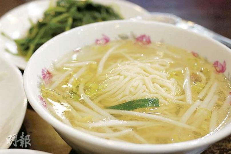 同樣在雙連的阿田麵,數十年來只賣陽春麵,屬簡單清淡的傳統味。(文仔攝) 同樣在雙連的阿田麵,數十年來只賣陽春麵,屬簡單清淡的傳統味。(文仔攝)
