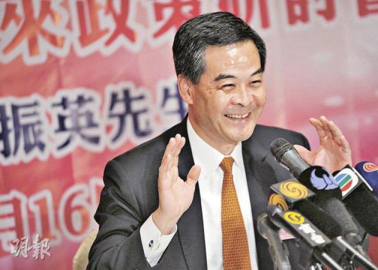 特首參選人梁振英昨出席全港各區工商聯研討會,對於有報道指他獲國家副主席習近平支持參選特首,梁回應稱「是揣測報道」。(何家達攝) 特首參選人梁振英昨出席全港各區工商聯研討會,對於有報道指他獲國家副主席習近平支持參選特首,梁回應稱「是揣測報道」。(何家達攝)