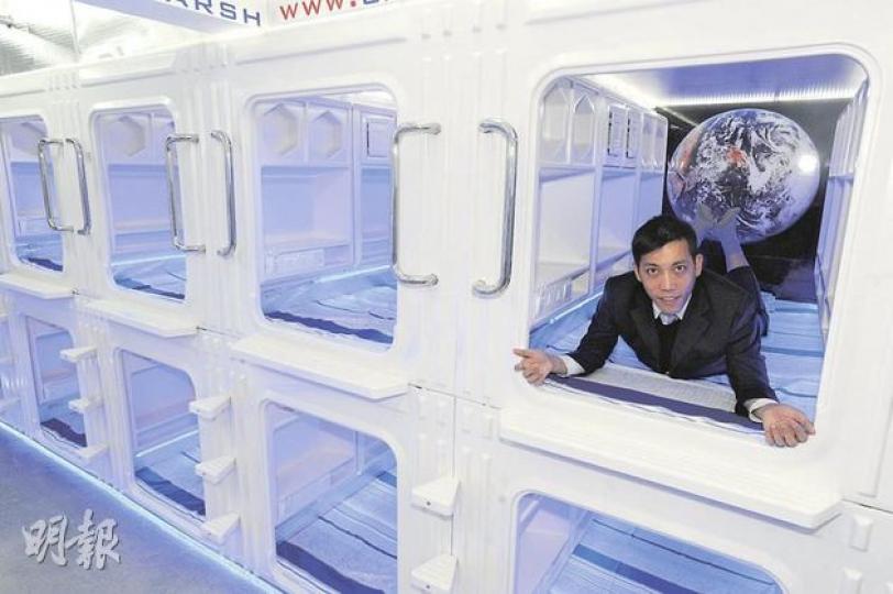 「太空艙」宿舍將設於西環區內唐樓或商住大廈，每個約800呎的單位將放置10個「艙房」予學生租用，每個艙月租3500元。（尹錦恩攝）
