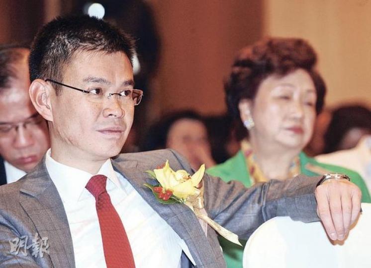 東亞副行政總裁李民橋表示，該行今年會著重控制成本，員工加薪幅度未落實，但料可追得上通脹。（劉焌陶攝）