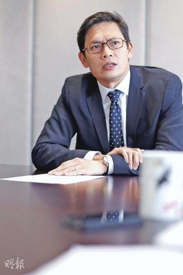 安本國際董事及中國/香港股票投資主管姚鴻耀表示，選股時會考慮管理層的表現。（林振東攝）