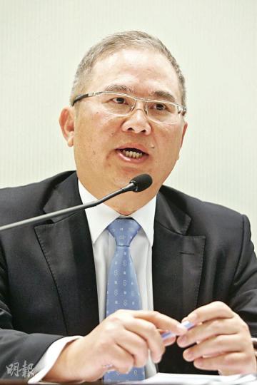 本港銀行港元貸存比率已達85.5％，加上外圍市場波動，按證執行董事彭醒棠料銀行將繼續出售低回報的按揭資產。（郭慶輝攝）