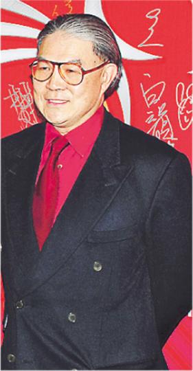 霍震霆被問到兒子霍啟剛與郭晶晶婚禮何時舉行時即滿臉笑容。(攝影/記者﹕姚美梨) 霍震霆被問到兒子霍啟剛與郭晶晶婚禮何時舉行時即滿臉笑容。(攝影/記者﹕姚美梨)