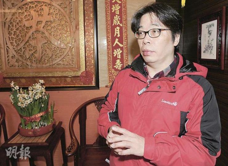 昂坪市集商戶「立農茗茶」營運經理凌錦華慨嘆,自昂坪360發生事故後,店舖生意額銳減95%,損失慘重。(劉焌陶攝) 昂坪市集商戶「立農茗茶」營運經理凌錦華慨嘆,自昂坪360發生事故後,店舖生意額銳減95%,損失慘重。(劉焌陶攝)