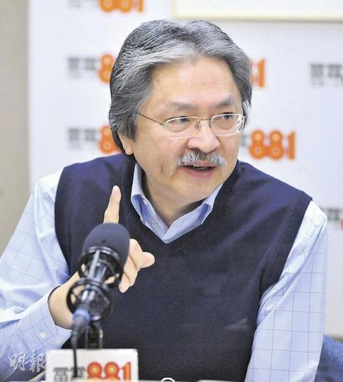 財政司長曾俊華昨再被質疑預算案未有顧及「N無人士」的需要,他重申各種措施已顧及各階層市民,更反問「你說他(N無人士)沒有東西?你覺得他沒有什麼東西?」 (尹錦恩攝) 財政司長曾俊華昨再被質疑預算案未有顧及「N無人士」的需要,他重申各種措施已顧及各階層市民,更反問「你說他(N無人士)沒有東西?你覺得他沒有什麼東西?」 (尹錦恩攝)