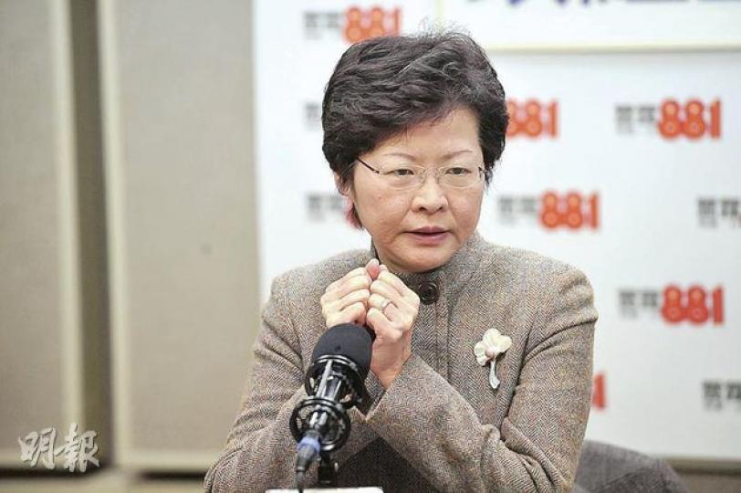 發展局長林鄭月娥表示,政府對增加土地供應的決心,不會因政府換屆受影響。她又說,政府絕不會低價推出私樓地,若推地良久仍無發展商承接,不排除轉作其他用途,例如交給房委會或房協發展,但這是最後一着。(尹錦恩攝) 發展局長林鄭月娥表示,政府對增加土地供應的決心,不會因政府換屆受影響。她又說,政府絕不會低價推出私樓地,若推地良久仍無發展商承接,不排除轉作其他用途,例如交給房委會或房協發展,但這是最後一着。(尹錦恩攝)