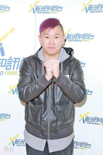 MC Jin完成手上工作,會飛返美國陪太太待產。(攝影:鍾偉茵)家燕姐獲提前加人工兼分花紅,當然笑不攏嘴。(攝影:鍾偉茵) MC Jin完成手上工作,會飛返美國陪太太待產。(攝影:鍾偉茵)家燕姐獲提前加人工兼分花紅,當然笑不攏嘴。(攝影:鍾偉茵)