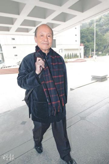 甘健成(圖)在庭上供稱,侄兒甘連宏(圖2)曾在員工會議上辱罵他是狗,又指二弟父子倆在掌權後對他極不尊重。(李紹昌攝) (圖2)(李紹昌攝) 甘健成(圖)在庭上供稱,侄兒甘連宏(圖2)曾在員工會議上辱罵他是狗,又指二弟父子倆在掌權後對他極不尊重。(李紹昌攝) (圖2)(李紹昌攝)
