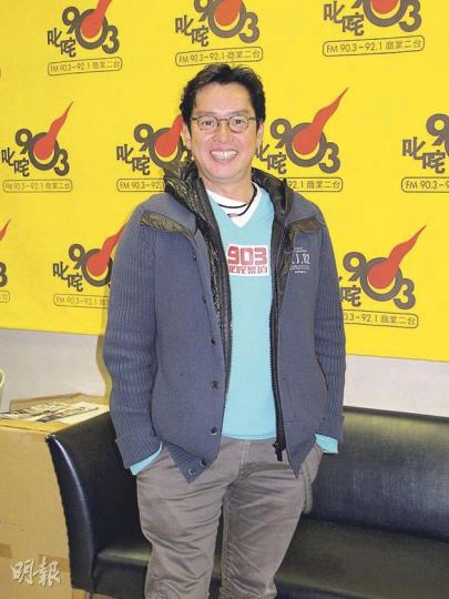 阿倫發起人人一點光的拍照活動,希望全世界也擁有正能量。(攝影/記者:孫慧莊) 阿倫發起人人一點光的拍照活動,希望全世界也擁有正能量。(攝影/記者:孫慧莊)