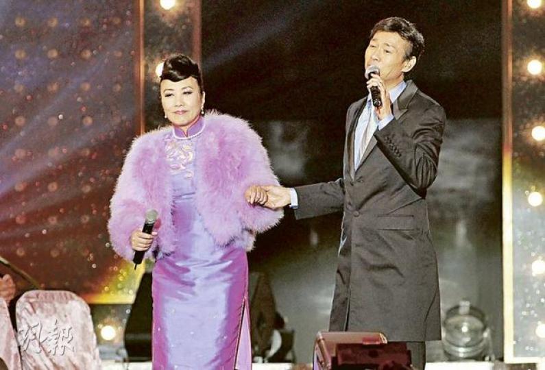 欣宜獻唱I will always love you悼念已故雲妮侯斯頓。(攝影:鍾偉茵)
欣宜獻唱I will always love you悼念已故雲妮侯斯頓。(攝影:鍾偉茵)