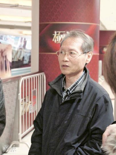 睇樓客心聲﹕睇樓客許先生稱，雖然近日樓市反彈，相信只屬短暫性質，預料未來再有調整，跌幅最多可達三成。（林尚民攝）
