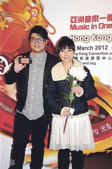 糖兄妹拒為唐英年助選,並希望特首選舉能夠知能善任。(攝影:黃梓桓) 糖兄妹拒為唐英年助選,並希望特首選舉能夠知能善任。(攝影:黃梓桓)
