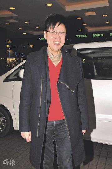 陳志雲自言離開無綫感到不捨,但亦懷興奮心情迎接未來日子。(攝影:孫華中) 盛傳跟陳志雲對立的集團總經理李寶安(左圖)及製作資源部總監樂易玲(右圖)昨晚都有現身。(攝影:孫華中) 戲劇分部高級經理劉家豪也來餞行。(攝影:孫華中) 無綫行政主席梁乃鵬坦言,不捨失去陳志雲這位得力助手。(攝影:孫華中) 戲劇製作總監曾勵珍昨晚笑容滿面出席餞別宴。(攝影:孫華中) 陳志雲自言離開無綫感到不捨,但亦懷興奮心情迎接未來日子。(攝影:孫華中) 盛傳跟陳志雲對立的集團總經理李寶安(左圖)及製作資源部總監樂易玲(右圖)昨晚都有現身。(攝影:孫華中) 戲劇分部高級經理劉家豪也來餞行。(攝影:孫華中) 無綫行政主席梁乃鵬坦言,不捨失去陳志雲這位得力助手。(攝影:孫華中) 戲劇製作總監曾勵珍昨晚笑容滿面出席餞別宴。(攝影:孫華中)